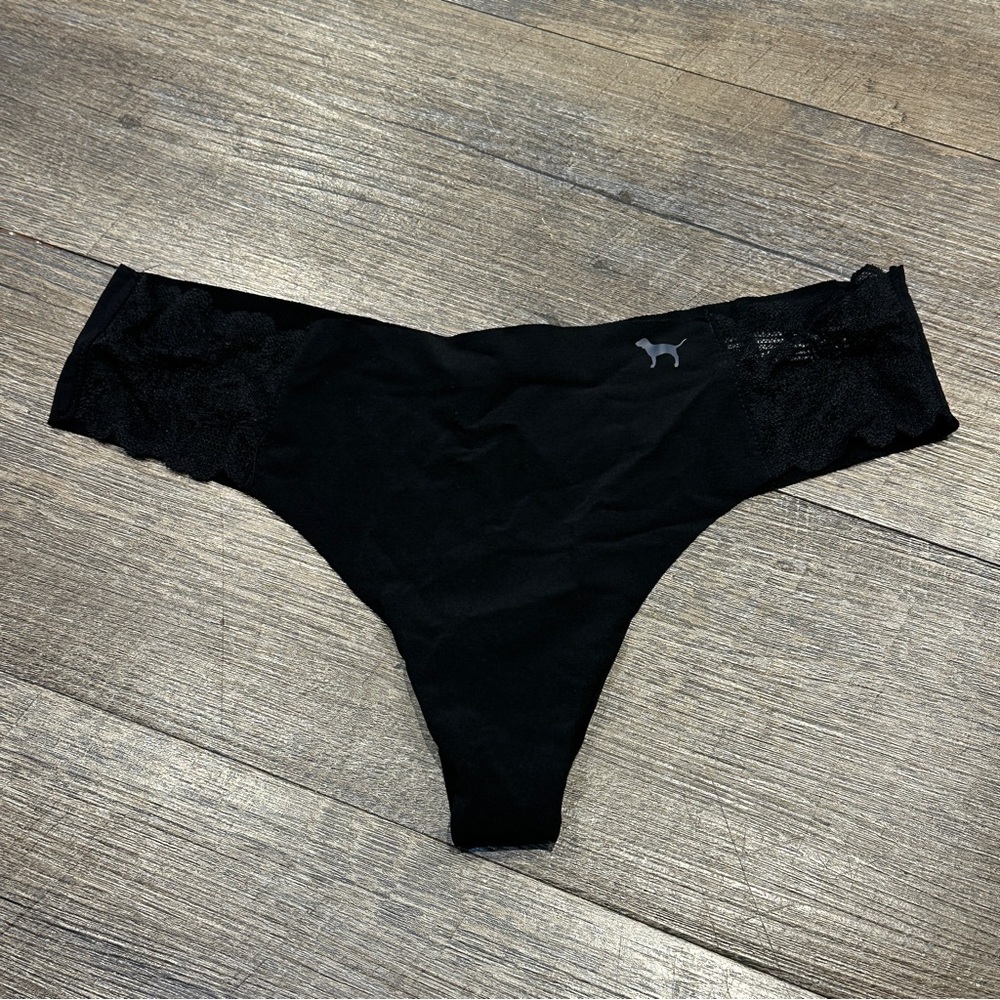 PINK Victoria's Secret Black Lace Thong Medium New with Tags